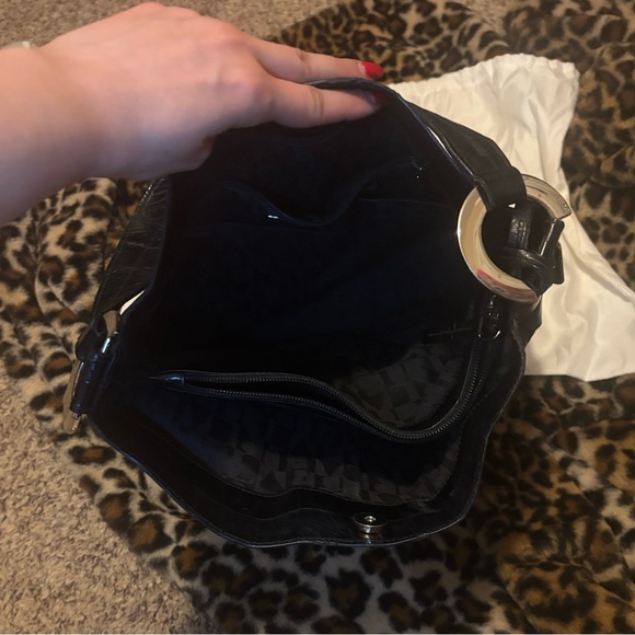 Furla Elegant Black Croc-Embossed Shoulder Bag - Picture 6 of 16